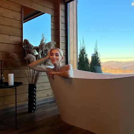 Under Sky - з теплим басейном ,чаном-джакузі, панорамною ванною та Playstation 5 בית נופש *